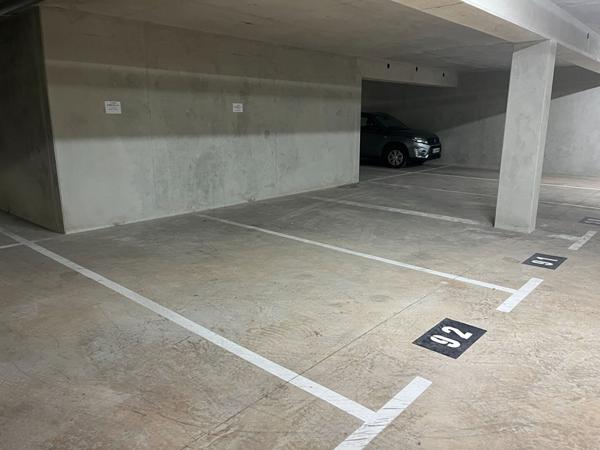 2 Parkings Roquefort Les Pins 13.3 m2 - centre ville