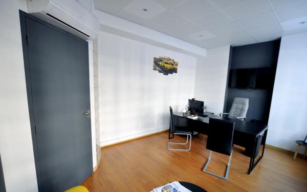 Local Commercial ou professionnel avec bureaux de 120 m²