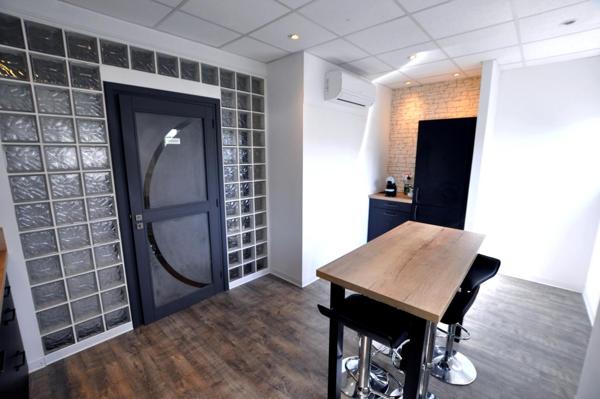 Local Commercial ou professionnel avec bureaux de 120 m²