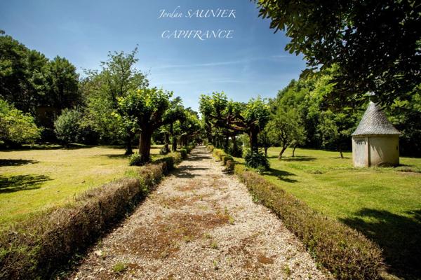 Propriété à vendre 14 pièces proche de CASTRES (81)