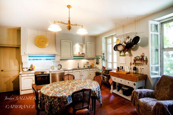 Propriété à vendre 14 pièces proche de CASTRES (81)