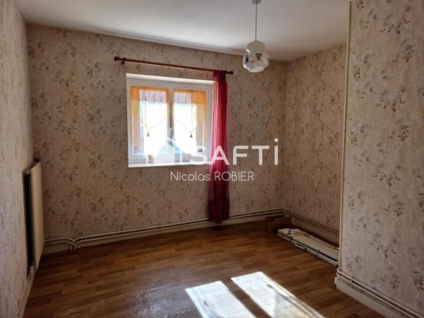 Maison en pierre, dépendances, quatre chambres, jardin !!