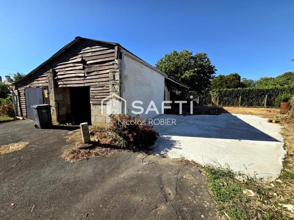 Maison en pierre, dépendances, quatre chambres, jardin !!