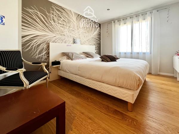 Maison
                                                                                                                                                                                                                                                                                                                        7 pièce(s)                                                                                                                                                                                                          4 chambre(s)                                                                                                                                                                                                          186  m²