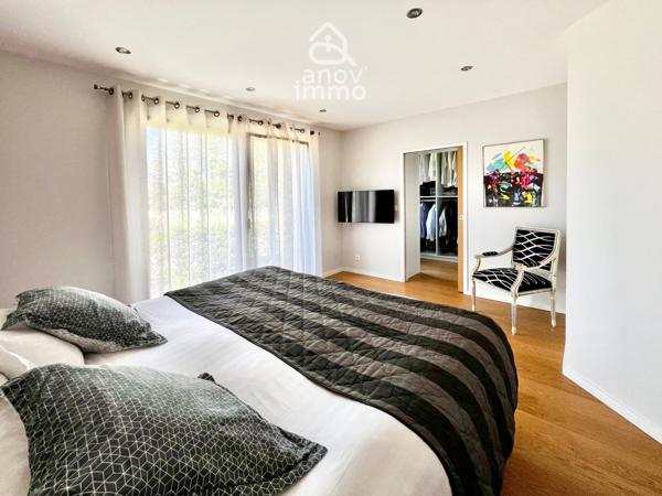 Maison
                                                                                                                                                                                                                                                                                                                        7 pièce(s)                                                                                                                                                                                                          4 chambre(s)                                                                                                                                                                                                          186  m²