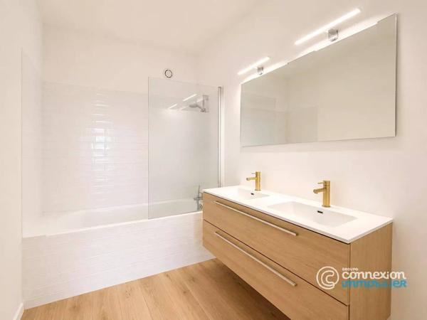 Appartement en étage élevé avec terrasse