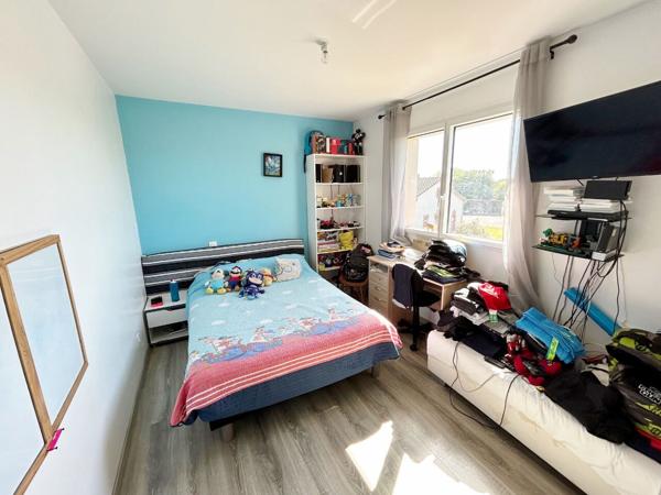 Maison Aussonne 6 pièce(s) 132 m2 sur 844 m² de terrain, hors couloir aérien.