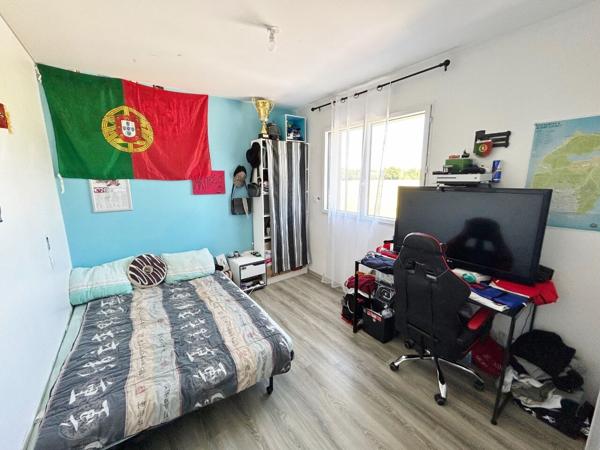 Maison Aussonne 6 pièce(s) 132 m2 sur 844 m² de terrain, hors couloir aérien.