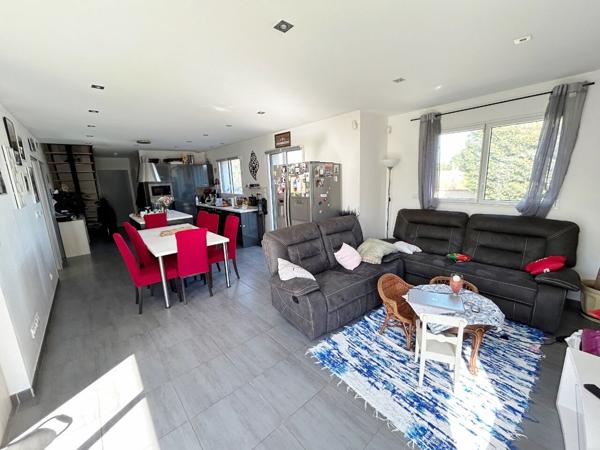 Maison Aussonne 6 pièce(s) 132 m2 sur 844 m² de terrain, hors couloir aérien.