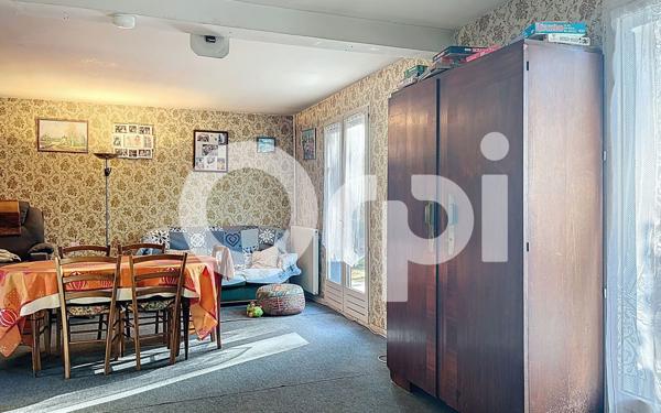 Maison à vendre    4 pièces •  Saint-Pantaléon-de-Larche