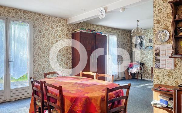 Maison à vendre    4 pièces •  Saint-Pantaléon-de-Larche