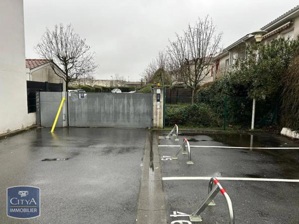 Parking à louer 8m²