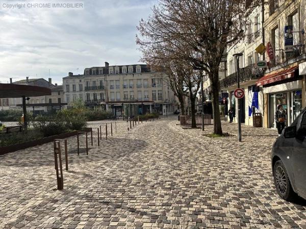 Vente                                                      Local commercial
                        
                                         40 m2                     à Marmande