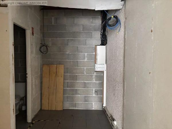 Vente                                                      Local commercial
                        
                                         40 m2                     à Marmande