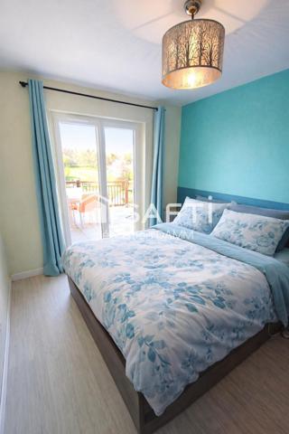 À Reiningue, vivez comme dans une maison individuelle au cœur de la nature, avec une vue dégagée sur les champs, 163 m² de confort, 2000 m² de terrain et un calme absolu