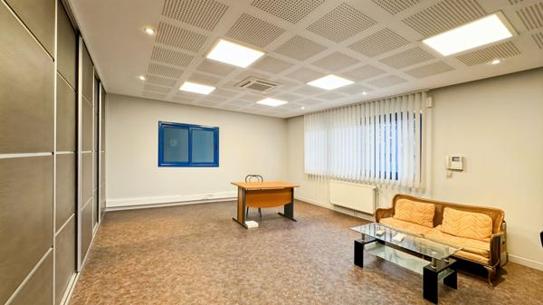 Location Local commercial155 m² - VARENNES JARCY (91480)