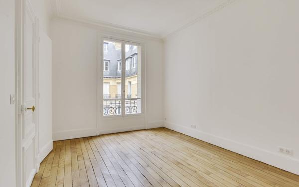 Appartement à louer    6 pièces • 151,30 m2 Paris 8
