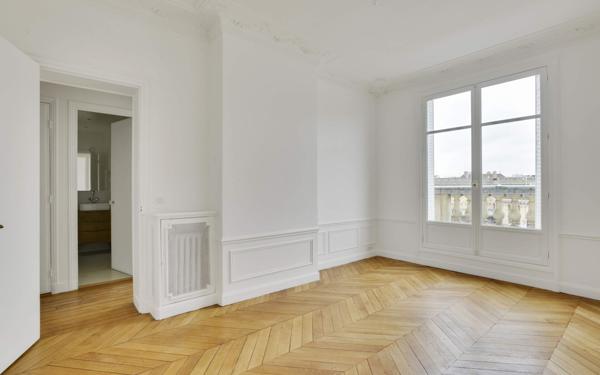 Appartement à louer    6 pièces • 151,30 m2 Paris 8