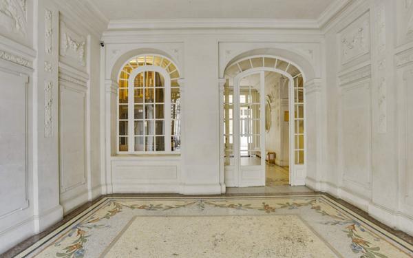 Appartement à louer    6 pièces • 151,30 m2 Paris 8