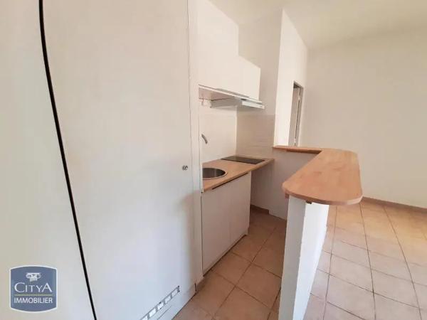 Appartement à louer 1 pièce 25.47m² Peyrolles-en-Provence (13860)