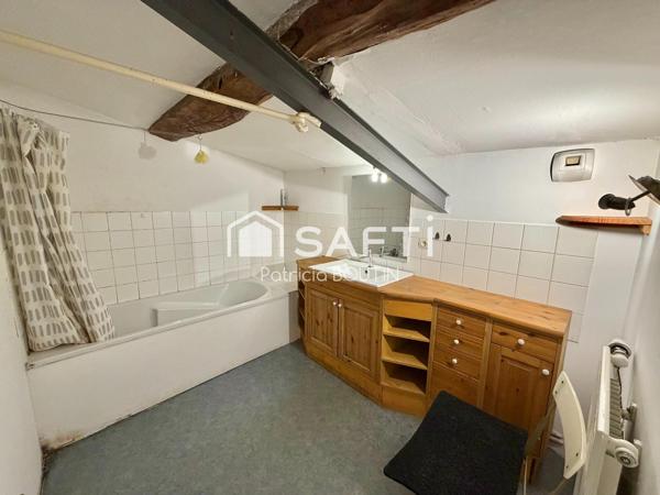 MAISON 3 CHAMBRES + STUDIO ATTENANT ET GARAGE A COULON
