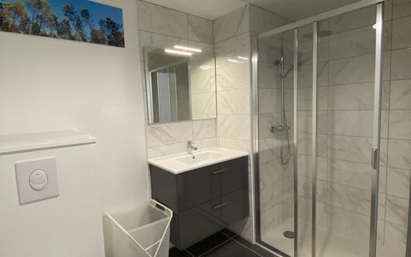 Appartement à vendre    1 pièce •  Léon