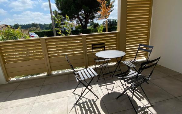 Appartement à vendre    1 pièce •  Léon