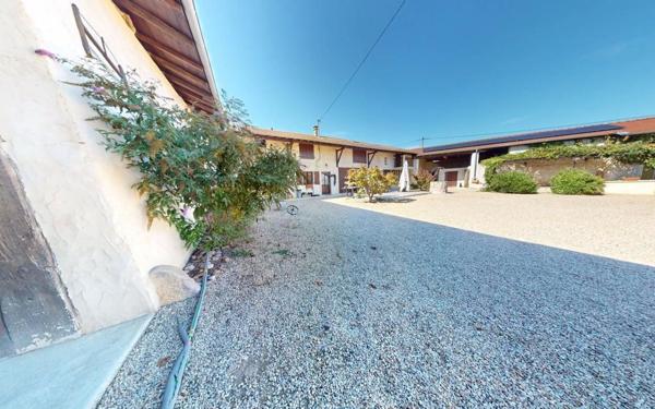 Maison à vendre    5 pièces • 234 m2 Châtillon-sur-Chalaronne