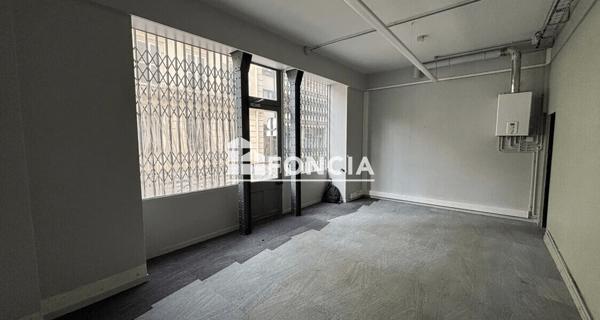 Location Local commercial 73.38 m² - Paris 75015
