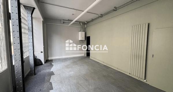 Location Local commercial 73.38 m² - Paris 75015