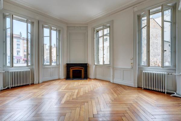 Lyon 5 - Saint Jean - Appartement de 134 m² - bureau - 3 chambres