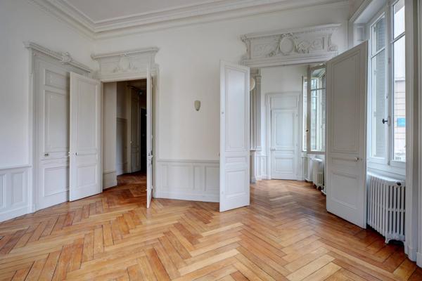 Lyon 5 - Saint Jean - Appartement de 134 m² - bureau - 3 chambres