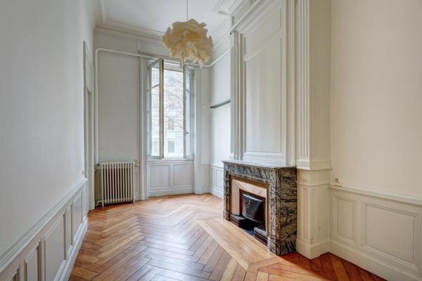 Lyon 5 - Saint Jean - Appartement de 134 m² - bureau - 3 chambres