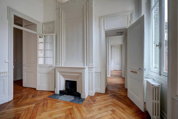 Lyon 5 - Saint Jean - Appartement de 134 m² - bureau - 3 chambres