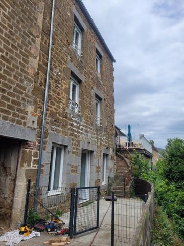 Jolie maison de ville en pierre