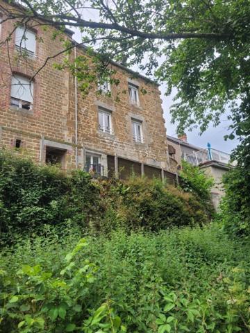 Jolie maison de ville en pierre