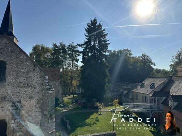Maison ancienne rénovée avec cour et terrasse privative