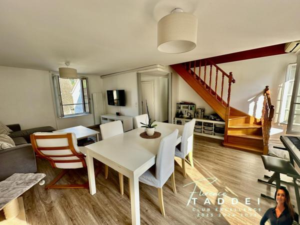 Maison ancienne rénovée avec cour et terrasse privative