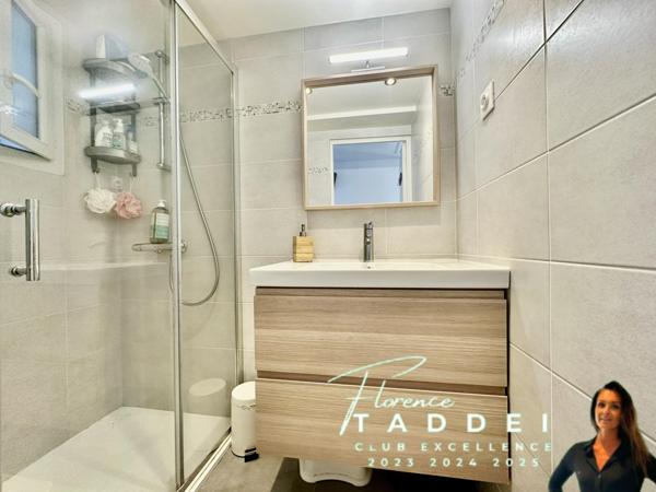 Maison ancienne rénovée avec cour et terrasse privative