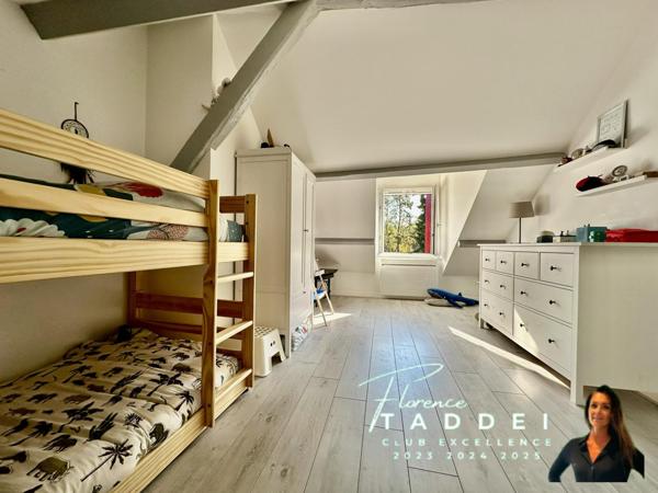 Maison ancienne rénovée avec cour et terrasse privative