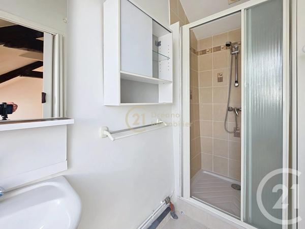 Immeuble à vendre  60 m 2   ST MEEN LE GRAND  - 35