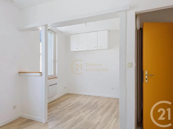 Immeuble à vendre  60 m 2   ST MEEN LE GRAND  - 35