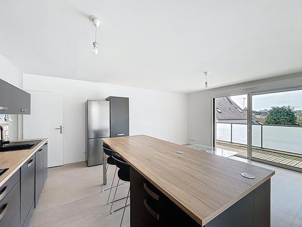 Appartement 2 chambres, balcon, ascenseur, place de parking - Lanester, rives du scorf