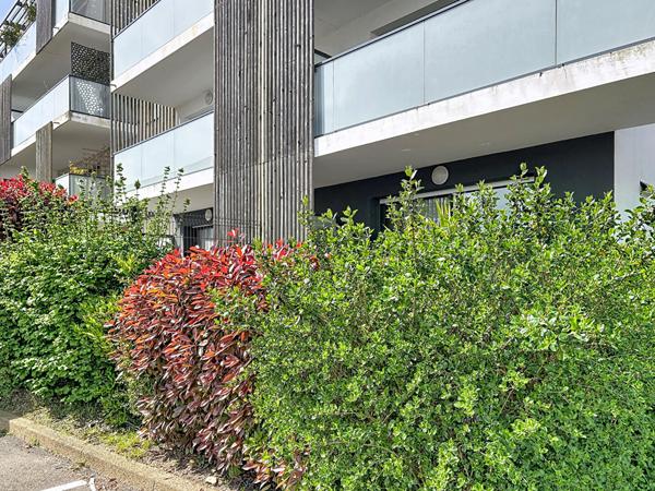 Appartement 2 chambres, balcon, ascenseur, place de parking - Lanester, rives du scorf