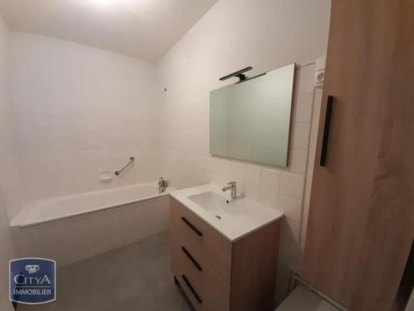 Appartement à louer 3 pièces 66.66m² Tours (37100)