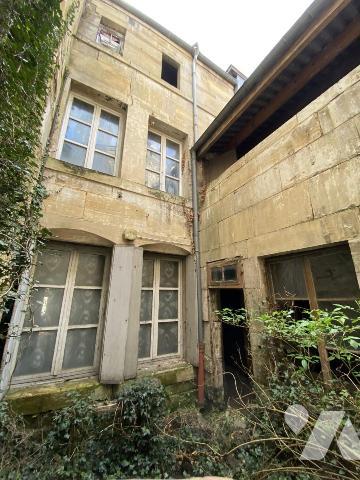 MAISON DE VILLE A RENOVER