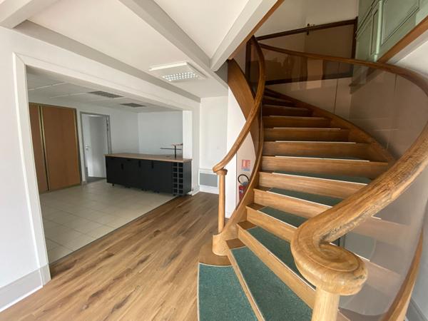 Local commercial Verrieres En Anjou 5 pièce(s) 140m2