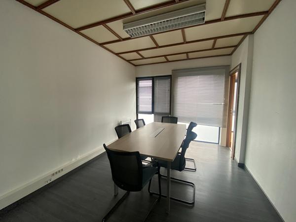 Local commercial Verrieres En Anjou 5 pièce(s) 140m2