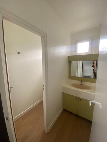 Local commercial Verrieres En Anjou 5 pièce(s) 140m2