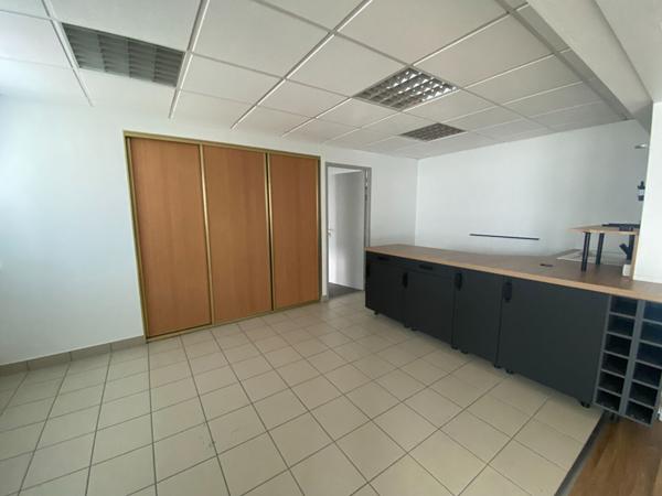 Local commercial Verrieres En Anjou 5 pièce(s) 140m2